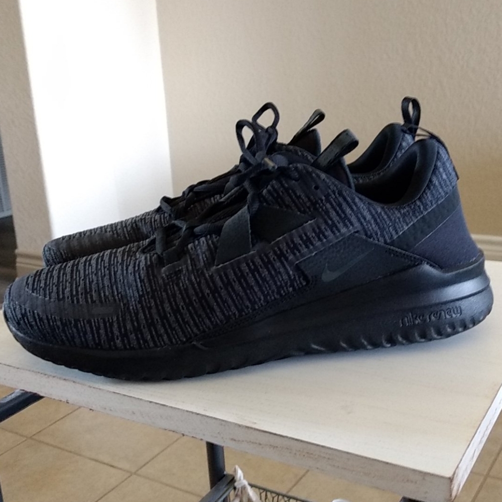 Nike Renew Arena black anthracite grey